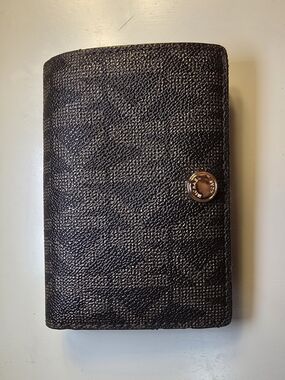 👝 MICHAEL KORS Brown Jet Set Signature Logo Leather Wallet w/ Gold Snap
